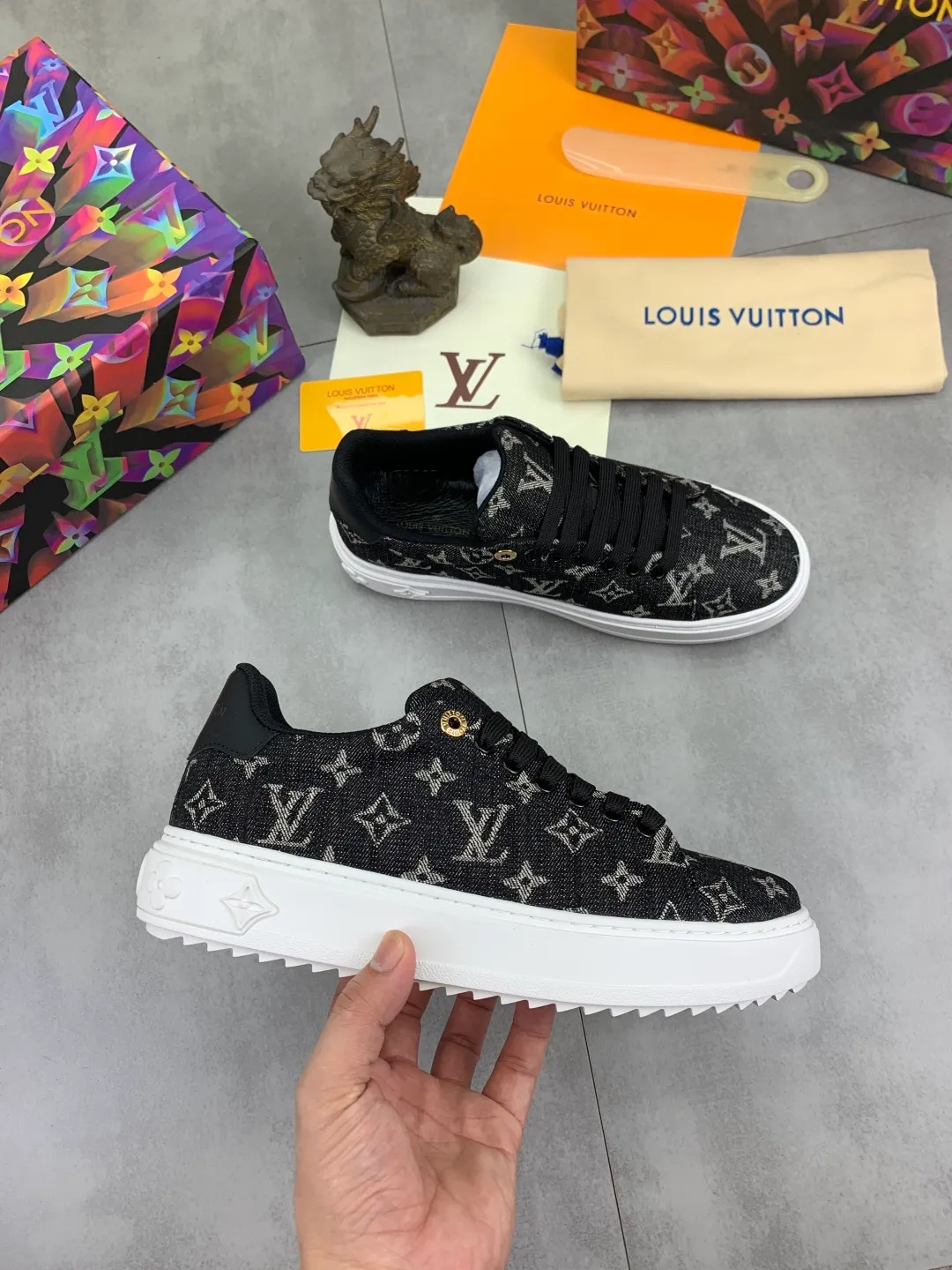 Men's men's shoes💰P520💰[New model]🆘High quality cowhide [Louis Vuitton]LV official website latest model🎁casual and fashionable men's shoes👟hot style💥simple and elegant style, exclusive for trendy men. Unique official website latest brand elements👑original decoration, fashionable and generous, the fabric is made of original denim➕comfortable and breathable mesh lining➕cow leather feet ✅The official website specifies wear-resistant casual outsole, the classic model is taken in real life🎬Color: 6️⃣colors available😍Number of codes: 38-44 Full set of packaging